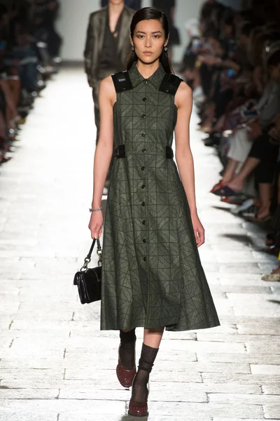 Look 29